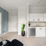 Beds - Unbeatable Location! Bergen