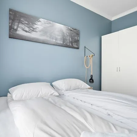 Apartment Beds - Unbeatable Location! Bergen