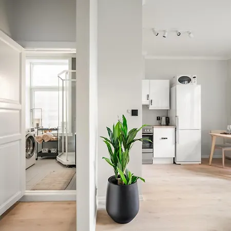 Apartment Beds - Unbeatable Location!